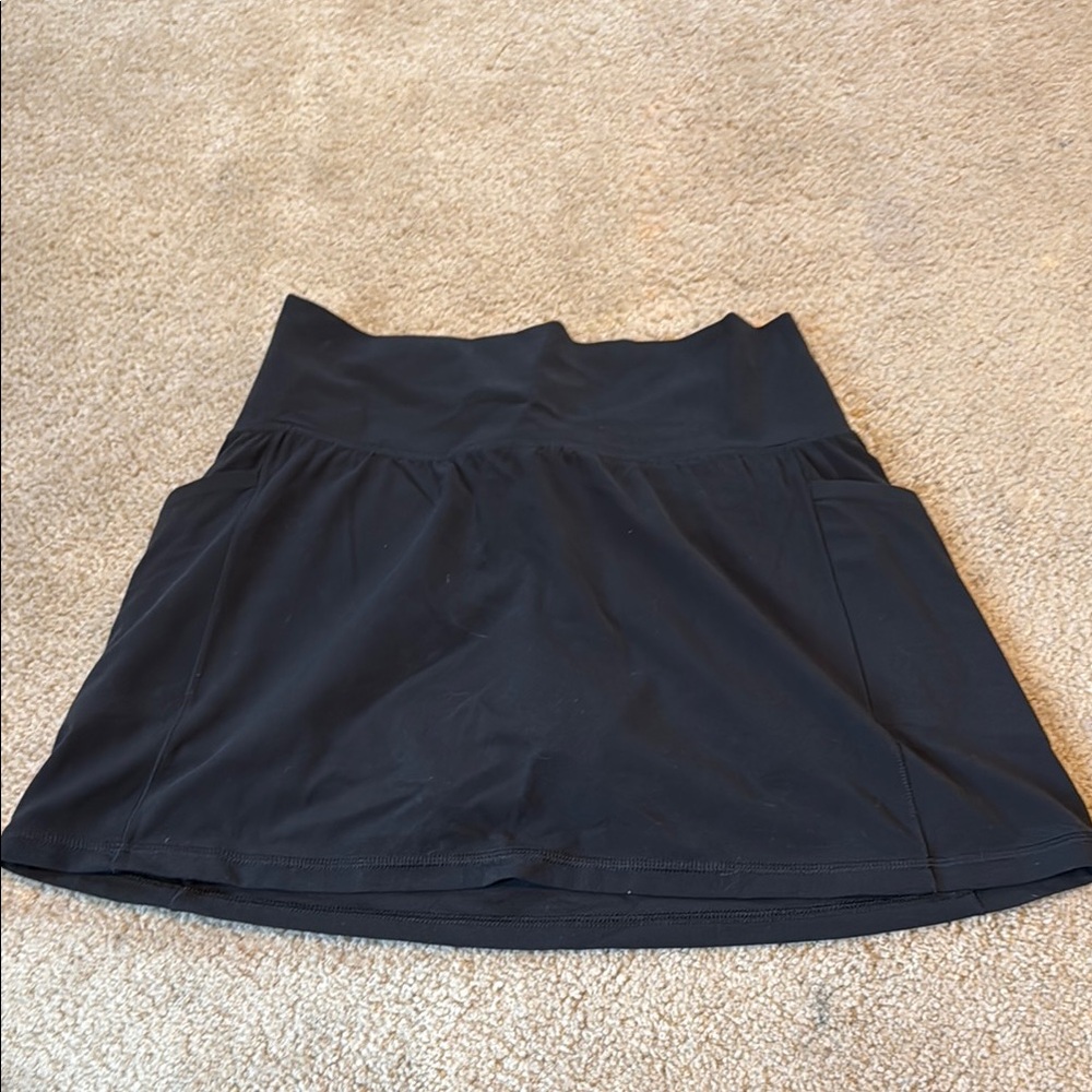 Athleta Black salutation skort
